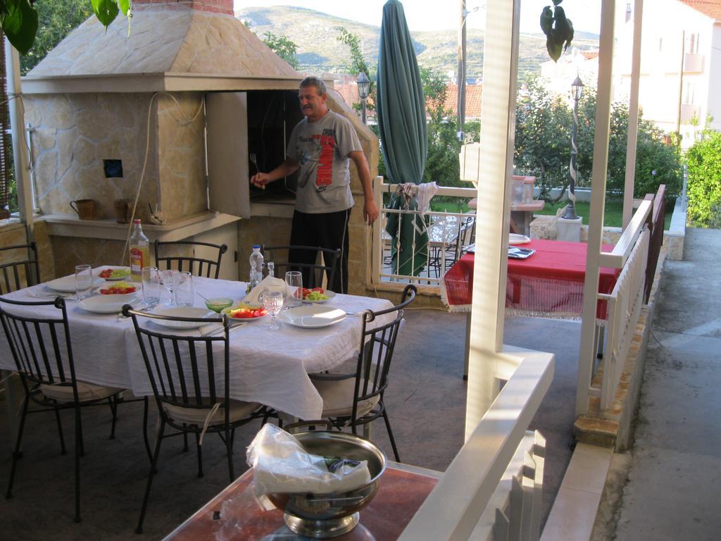 Mravak Apartments Trogir Buitenkant foto