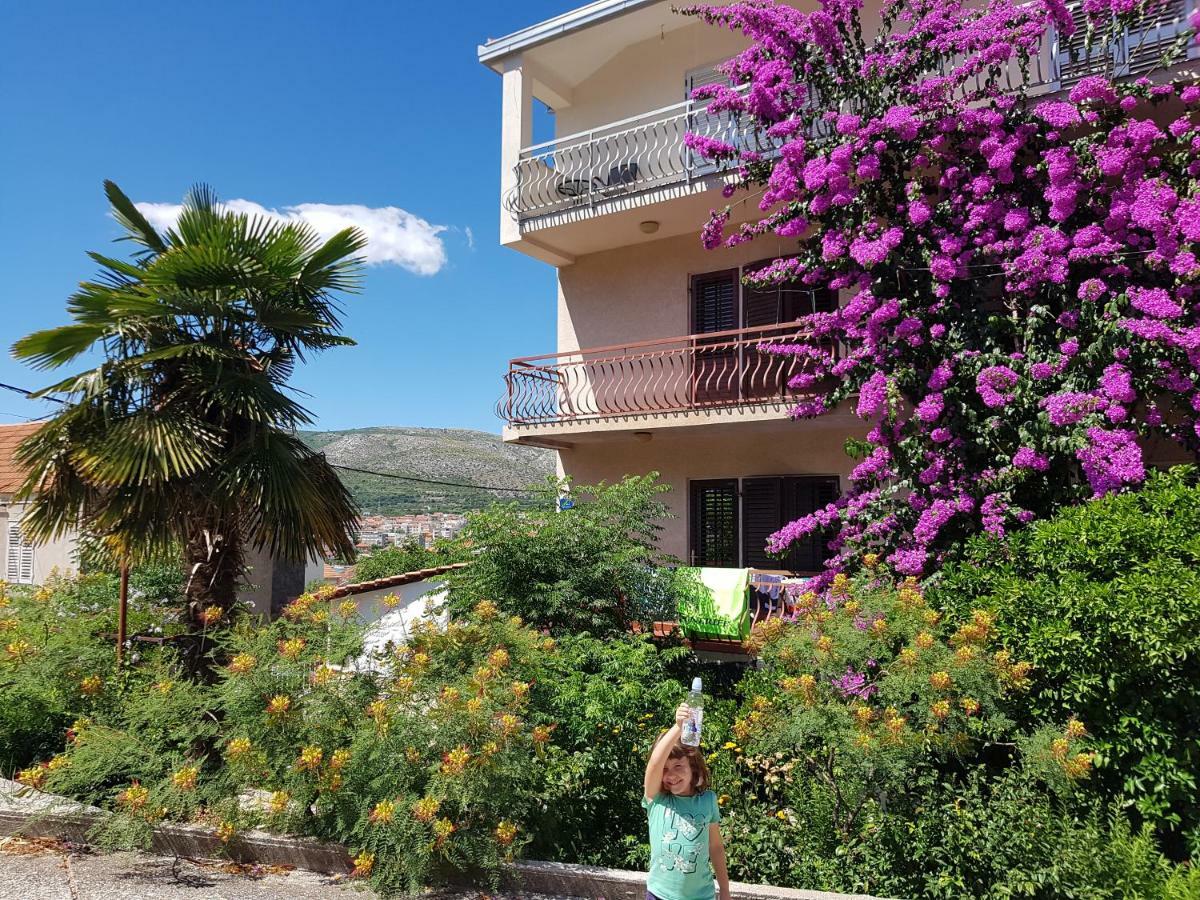 Mravak Apartments Trogir Buitenkant foto